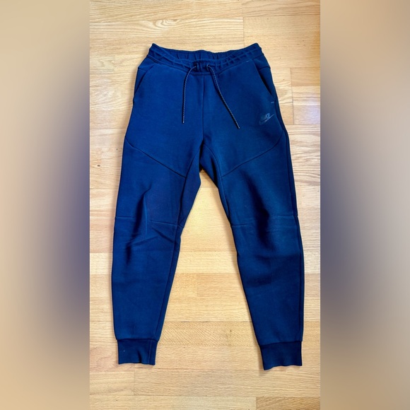 Nike Sportswear Tech Fleece Mens Small Black Joggers Zip Pocket CU4495-010 - Picture 2 of 16